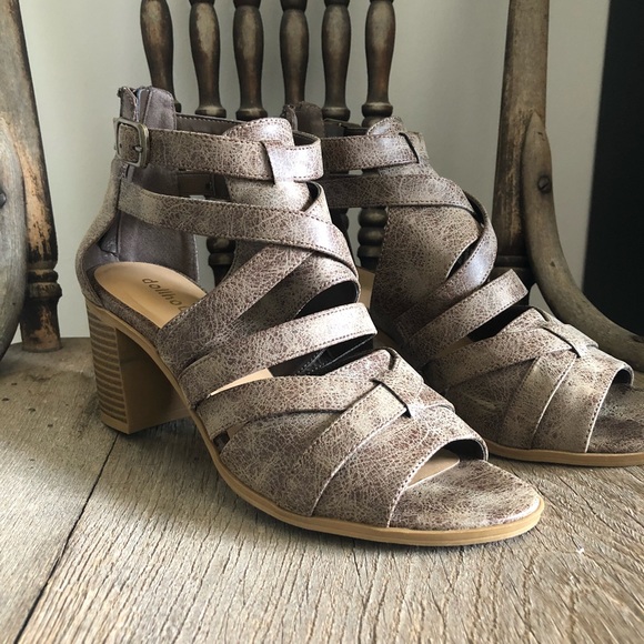 DOLLHOUSE/ chunky heel - Picture 1 of 7